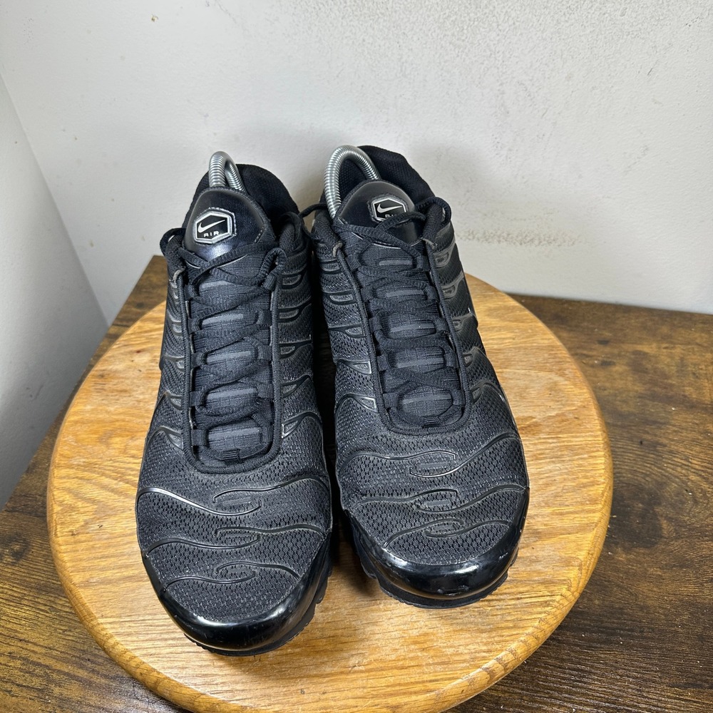 Nike Air Max Plus TN Triple Black Mens Running Shoes 604133-050 Size 12 Sneaker - Picture 2 of 8